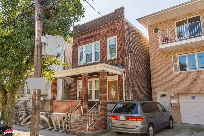 135 THORNE ST, Jersey City, NJ 07307