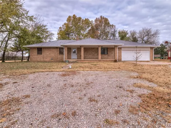 301 Hatcher, Minco, OK 73059