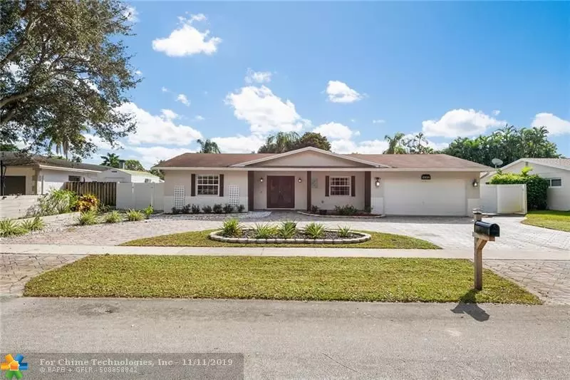 6930 SW 15th St, Plantation, FL 33317