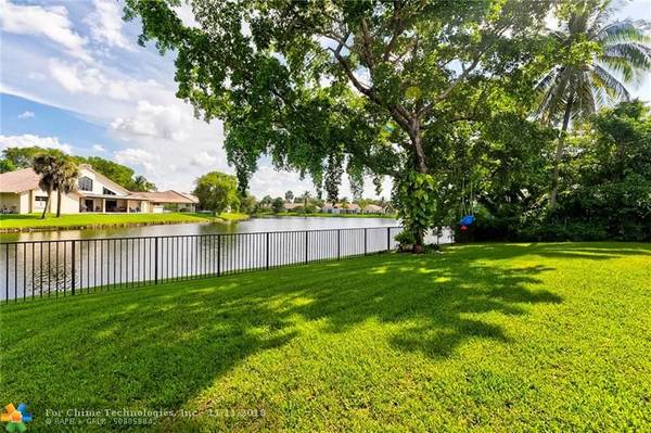 11185 NW 2nd Ct, Coral Springs, FL 33071
