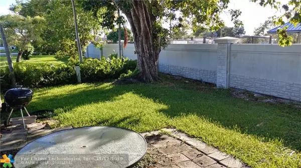 Tamarac, FL 33321,5903 NW 74th Ave