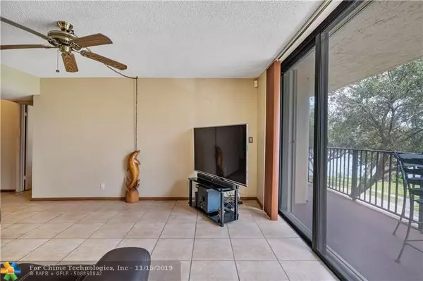 Pompano Beach, FL 33064,3400 Blue Lake Dr  #304