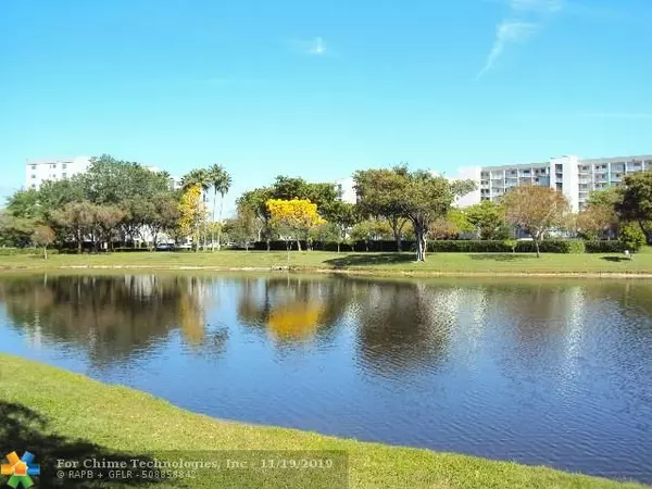 Pompano Beach, FL 33069,2209 S Cypress Bend Dr  #308