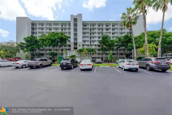 Pompano Beach, FL 33069,2238 N Cypress Bend Dr  #206