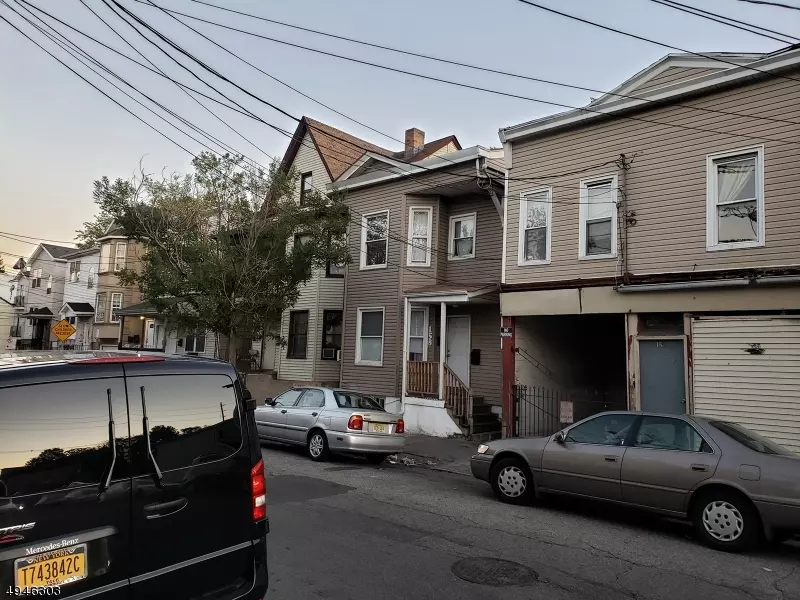 158 12TH AVE, Paterson City, NJ 07501