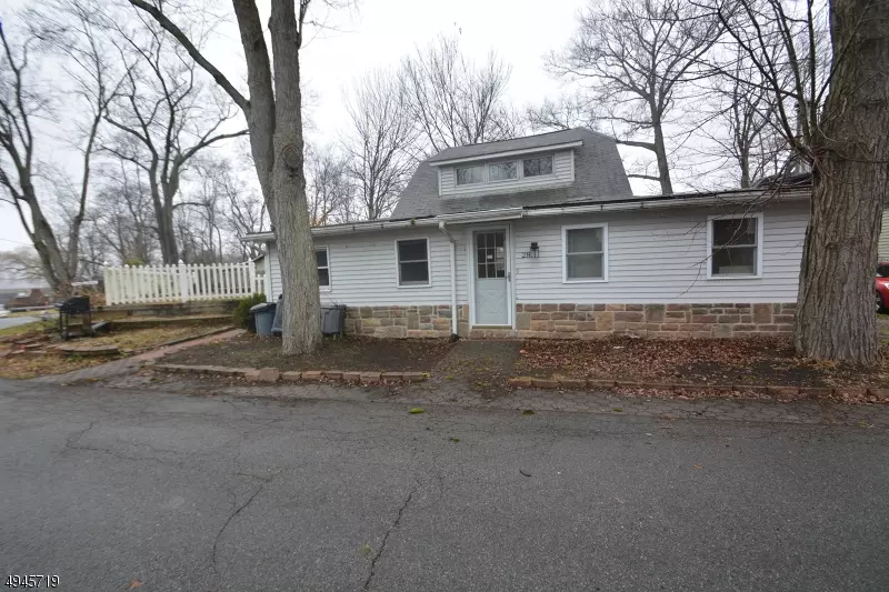 28 DIAMOND DR, Jefferson Twp., NJ 07849