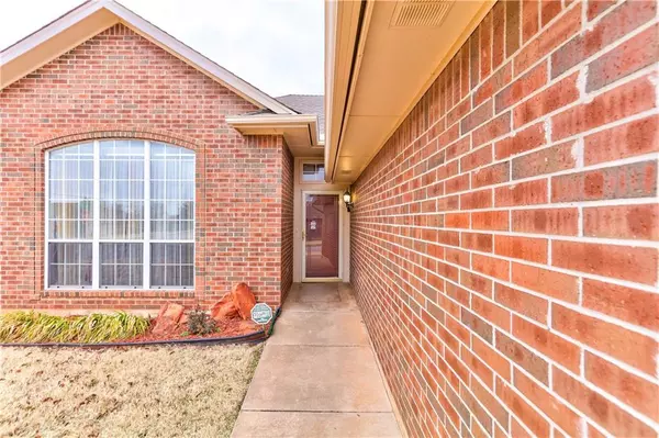 Edmond, OK 73013,437 NW 139th Street