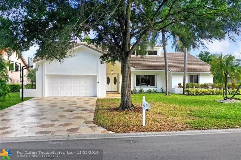 8424 NW 52nd Pl, Coral Springs, FL 33067