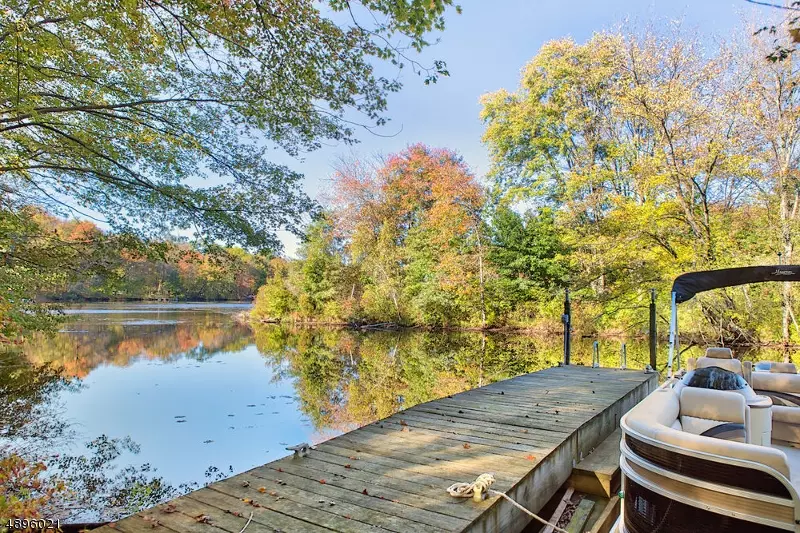 35 SWAN LN, Jefferson Twp., NJ 07849