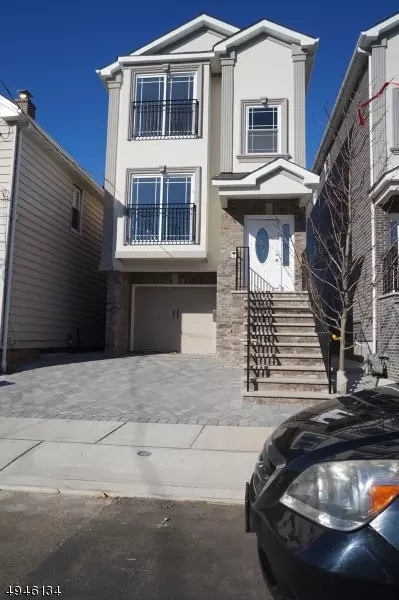 Elizabeth City, NJ 07201,704 S PARK ST