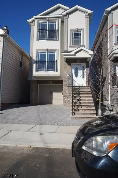 706 S PARK ST, Elizabeth City, NJ 07201