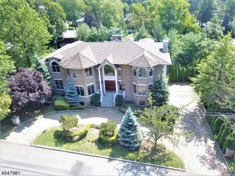 Englewood Cliffs Boro, NJ 07632,17 SKYLINE DR