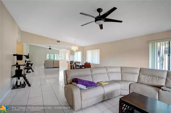 Davie, FL 33324,9320 SW 23rd St  #4103