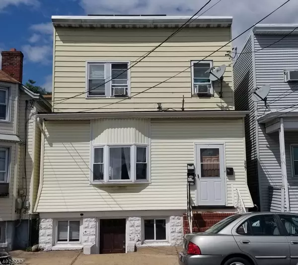 227 S 7TH ST, Elizabeth City, NJ 07202
