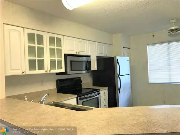 Pompano Beach, FL 33069,2221 Cypress Island Dr  #407