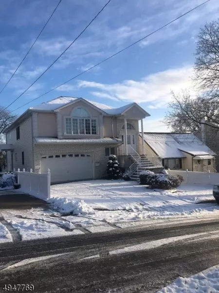 131 CHARLTON AVE, Lodi Boro, NJ 07644