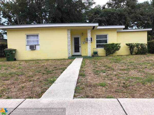 840 NE 143rd St,  North Miami,  FL 33161