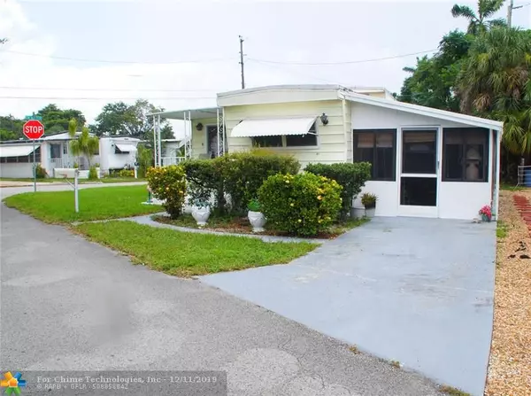 8733 SW 16th Ct, Davie, FL 33324