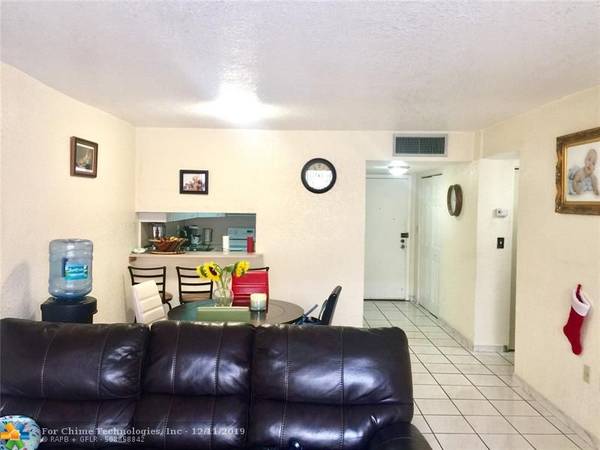1305 W 46th St  #110,  Hialeah,  FL 33012