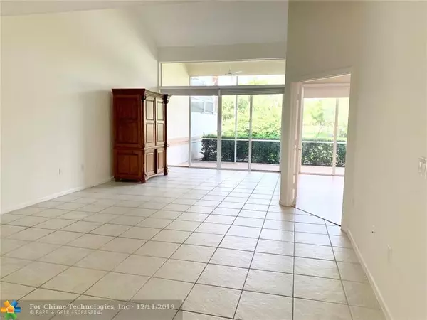 Pompano Beach, FL 33069,653 W Palm Aire Dr  #653