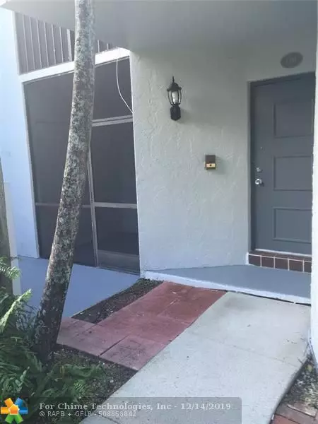 2738 S University Dr  #15-D, Davie, FL 33328