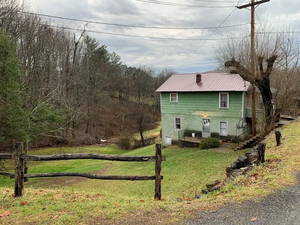 101 WASHINGTON STREET, Crab Orchard, WV 25827