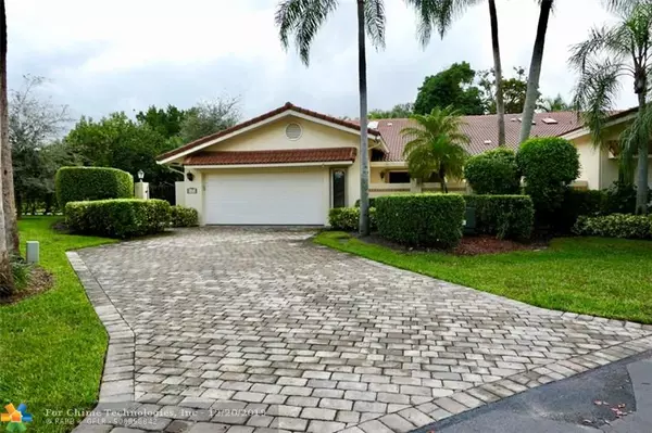 2676 Emerald Way Cir, Deerfield Beach, FL 33442