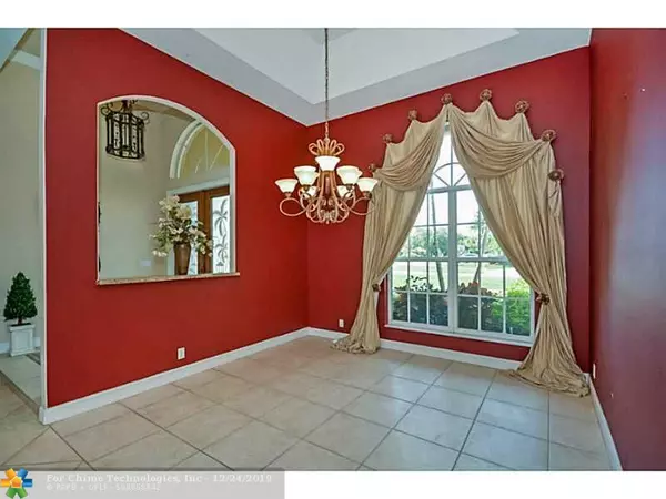 Wellington, FL 33414,15910 MEADOW WOOD DR