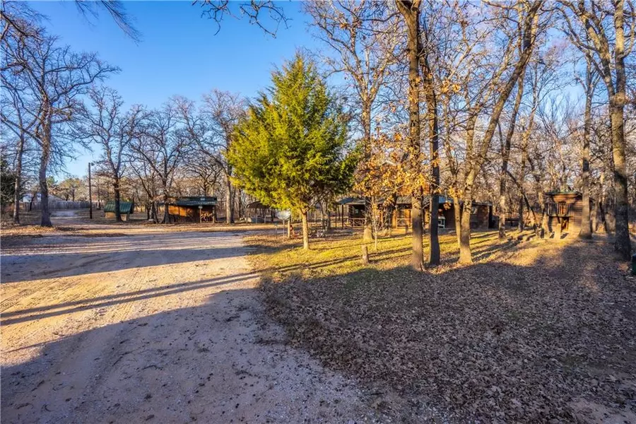 500 Rolling Hills Road, Lone Grove, OK 73446