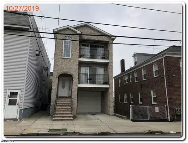 650 4TH AVE, Elizabeth City, NJ 07202