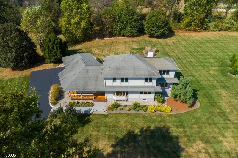 8 PATERSON RD, Readington Twp., NJ 08833