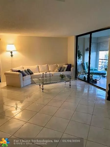 Pembroke Pines, FL 33026,1300 Saint Charles Pl  #410