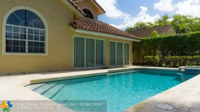 525 E Misty Oaks Dr, Pompano Beach, FL 33069