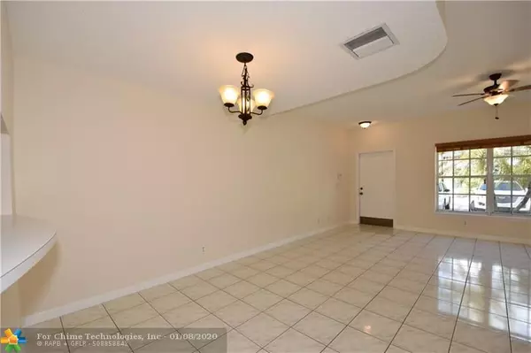 Coral Springs, FL 33076,5611 NW 98th Way  #5611