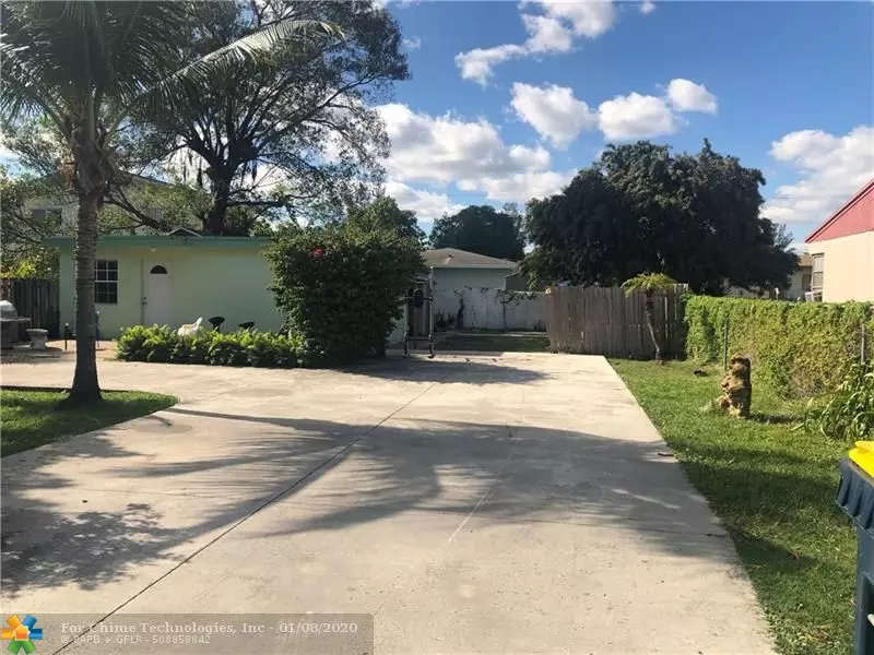 119 NW 13th Ave, Dania Beach, FL 33004