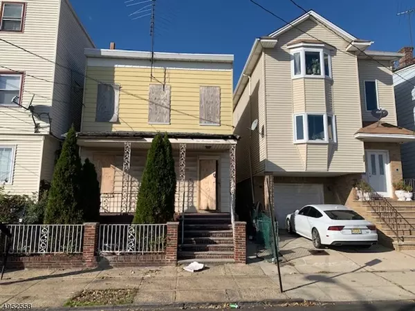 215 S 7TH ST, Elizabeth City, NJ 07202