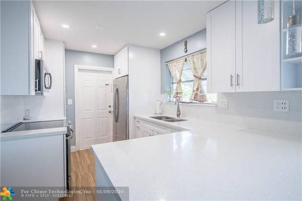 8140 NW 13th St, Pembroke Pines, FL 33024