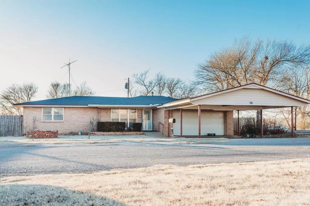 Cordell, OK 73632,810 S Magnolia Avenue