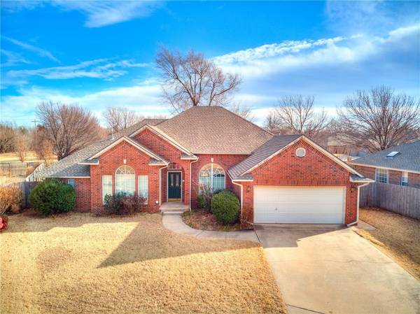 1804 Coopers Hawk Court, Edmond, OK 73003