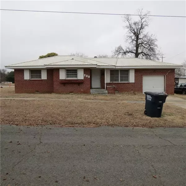 229 W Second Street, Wewoka, OK 74884