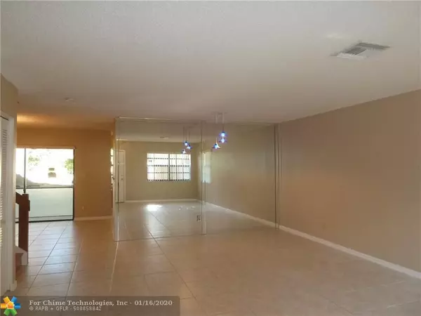 Plantation, FL 33324,9181 Vineyard Lake Dr  #9181