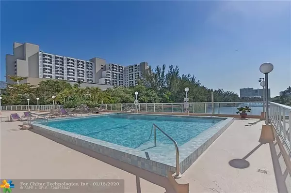 Fort Lauderdale, FL 33316,3000 Holiday Dr  #504