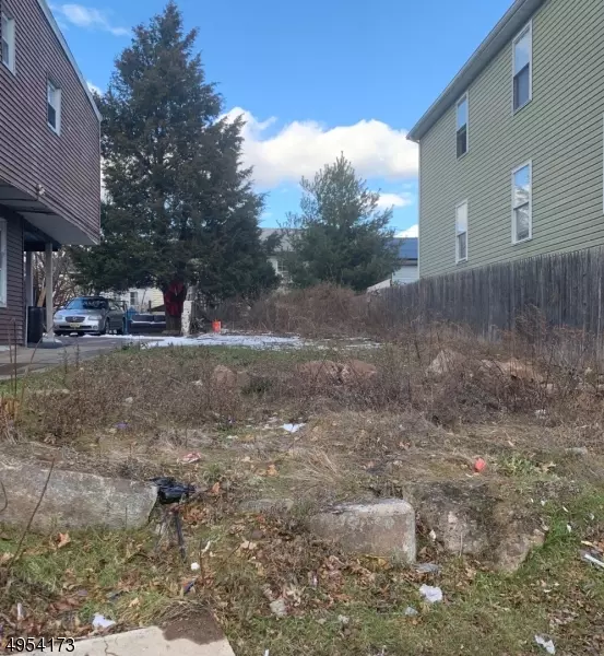 221 16TH AVE, Paterson City, NJ 07501