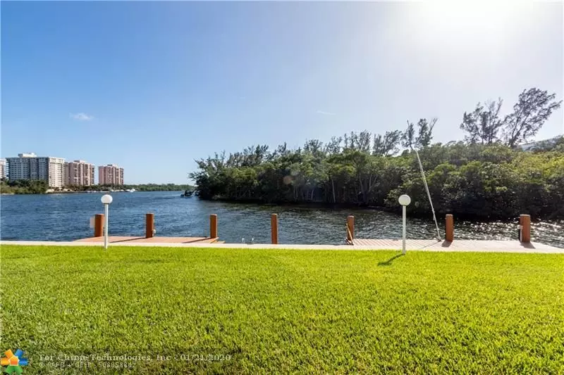 711 NE Harbour Terrace  #313, Boca Raton, FL 33431