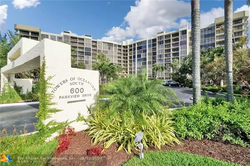 Hallandale, FL 33009,600 Parkview dr  #627