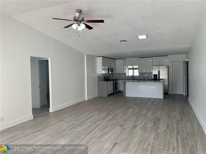 Lake Worth, FL 33463,5861 W Lincoln Cir W