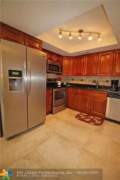 Deerfield Beach, FL 33442,2033 Farnham O  #2033