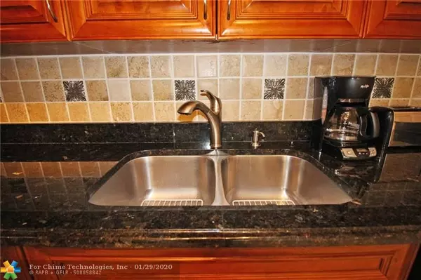 Deerfield Beach, FL 33442,2033 Farnham O  #2033