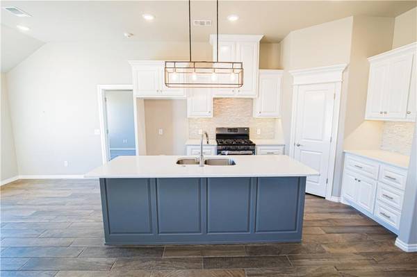 3520 Lakeside Drive, Moore, OK 73160