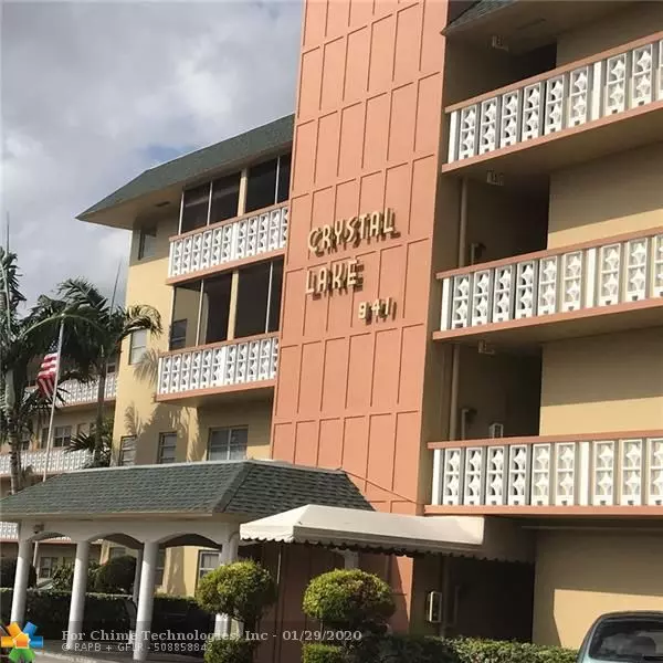 Deerfield Beach, FL 33064,941 Crystal Lake Dr  #308